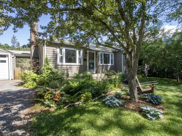 36 Elsom Parkway, South Burlington, VT 05403