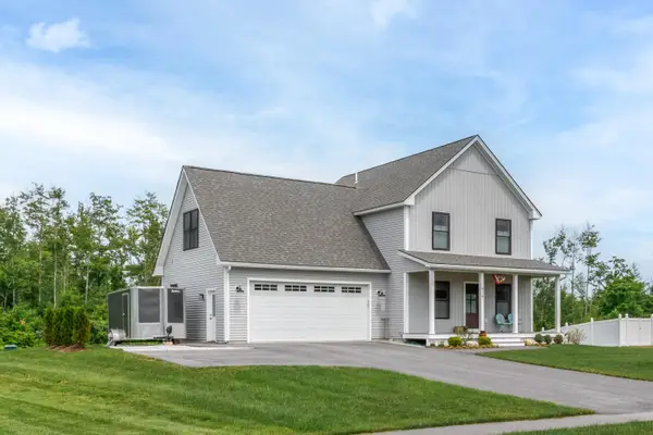 416 Blane Circle, Pembroke, NH 03275