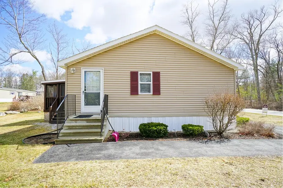 28 West Street, Salem, NH 03079 - #3