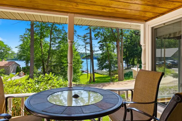 63 Lake Shore Drive, Barnstead, NH 03225