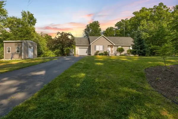 45 Phillips Road, Sandown, NH 03873