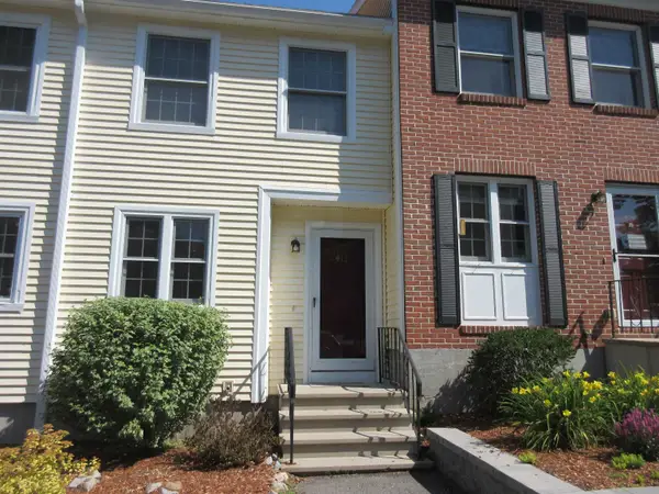 413 Fox Hollow Way, Manchester, NH 03104