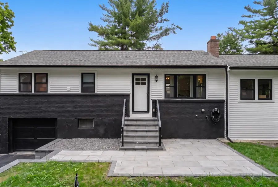 11 Hanson Avenue, Salem, NH 03079 - #2