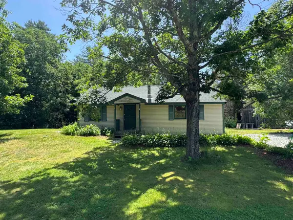 12 Old Town Road, Hill, NH 03243