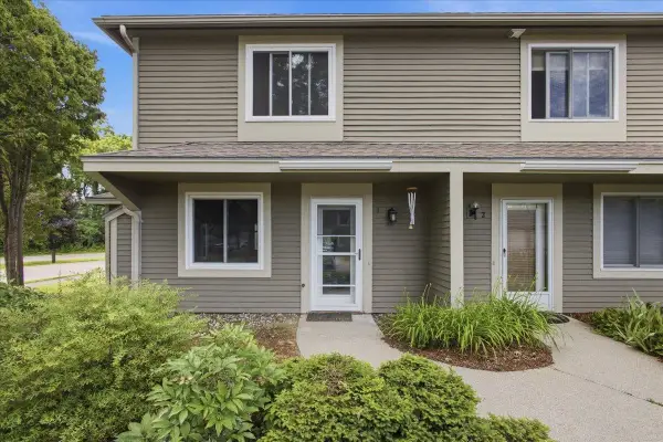 1 Overlook Drive, South Burlington, VT 05403