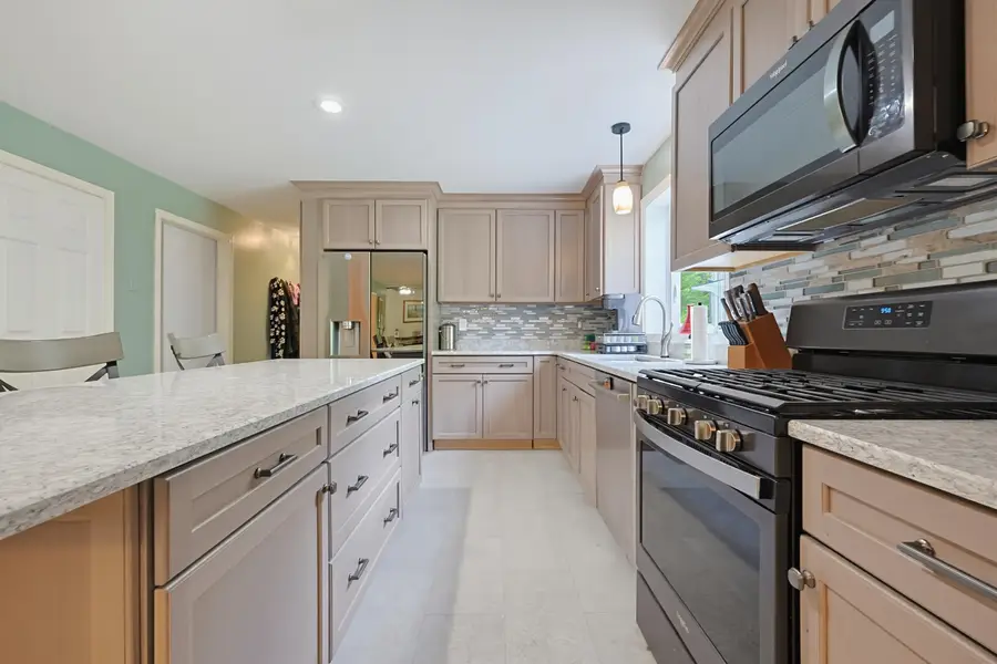 9 Stone Court, Milford, NH 03055 - #3