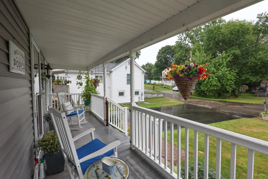 6 Concord Avenue, Derry, NH 03038 - #3