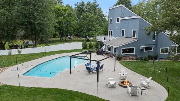 37 Pike Street, Nashua, NH 03060
