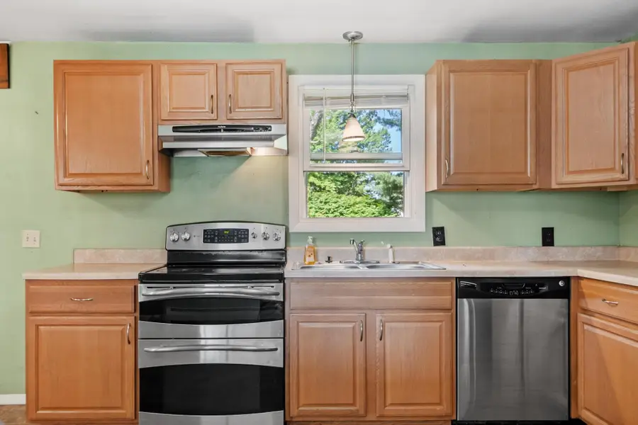 7 Mack Street, Bedford, NH 03110 - #3