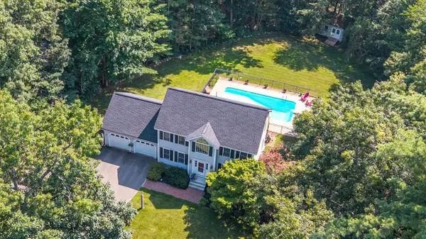 27 Aldrich Street, Litchfield, NH 03052