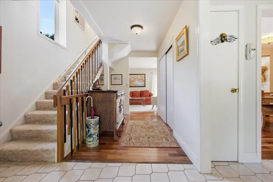 E11 Stonehedge Drive, South Burlington, VT 05403 - #3