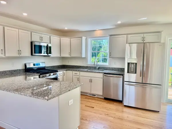 7B Violette Drive, Epping, NH 03042