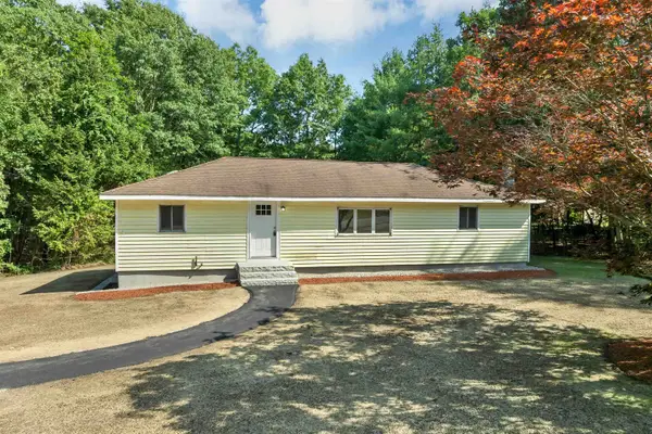 4 Loop Road, Londonderry, NH 03053