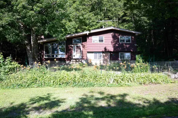 165 Dutton Farm Road, Springfield, VT 05156