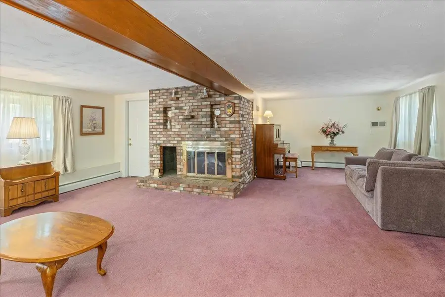7 Wayne Street, Hudson, NH 03051 - #3