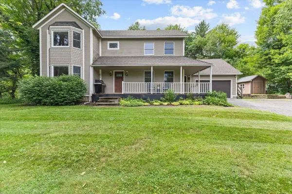 738 River Road, Stowe, VT 05672