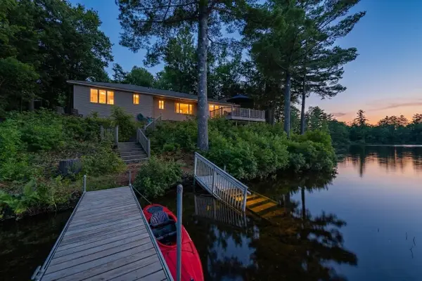 380 Waukeena Lake Road, Danbury, NH 03230