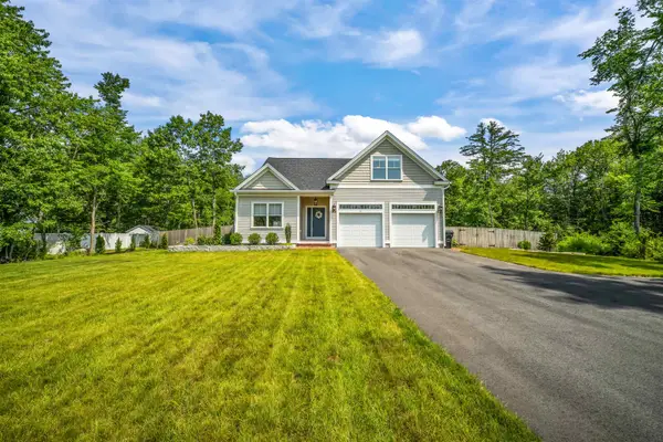71 Signature Drive, Barrington, NH 03825