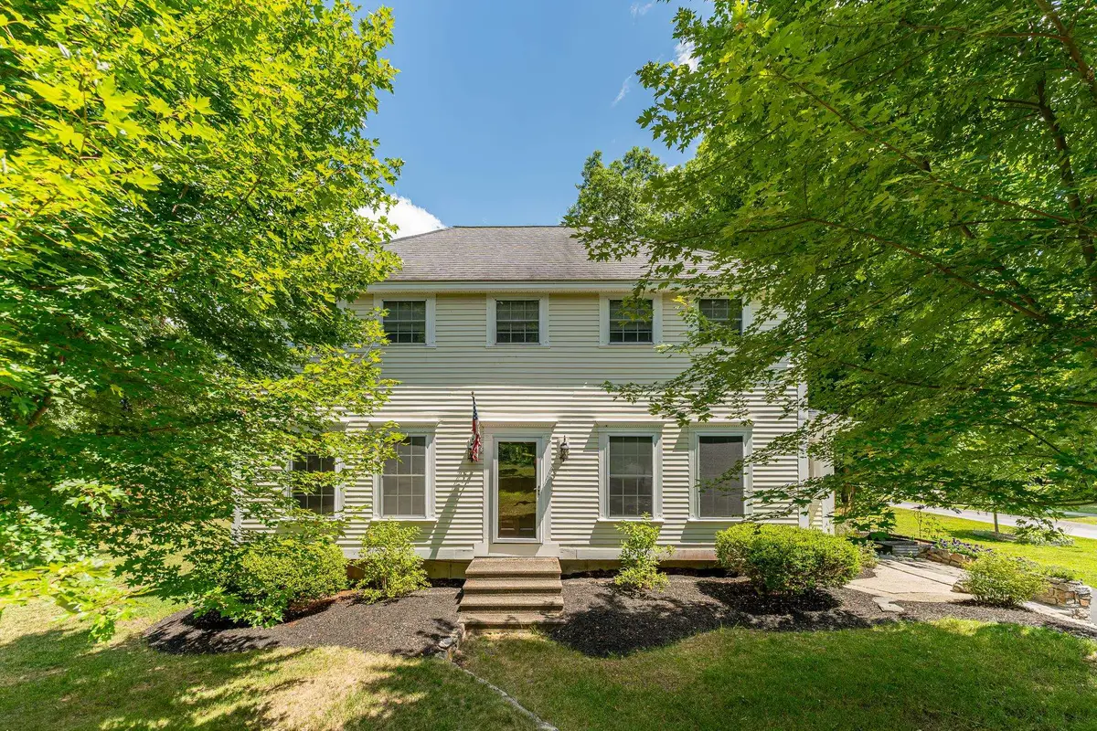 25 Charleston Avenue, Londonderry, NH 03053-3533 - #1