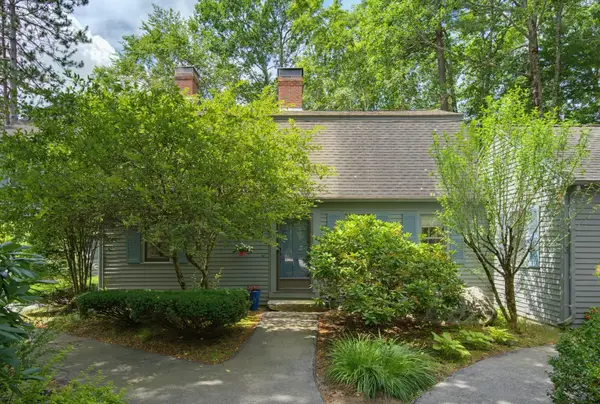 2 Coach Road, Exeter, NH 03833