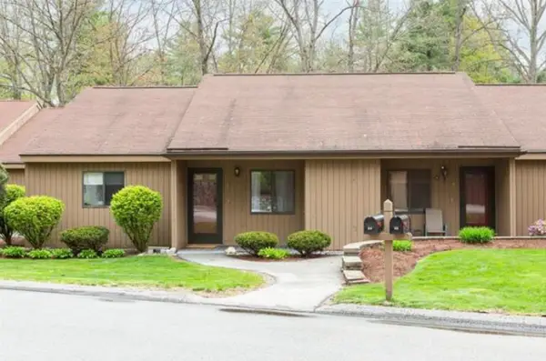 22 Essex Green Court, Merrimack, NH 03054