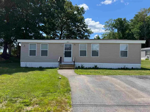 301 Sherwood Glen, Somersworth, NH 03878