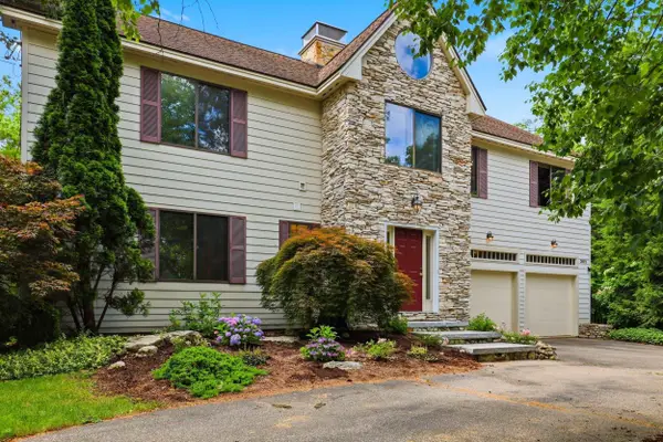 365 Kearney Circle, Manchester, NH 03104