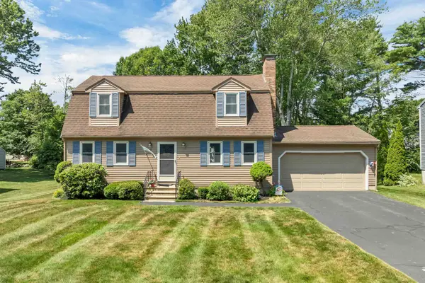 76 Presidential Circle, Hampton, NH 03842