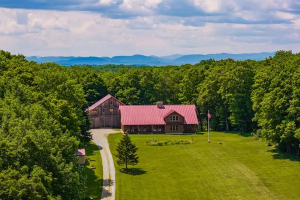 817 Topsham Road, Newbury, VT 05051