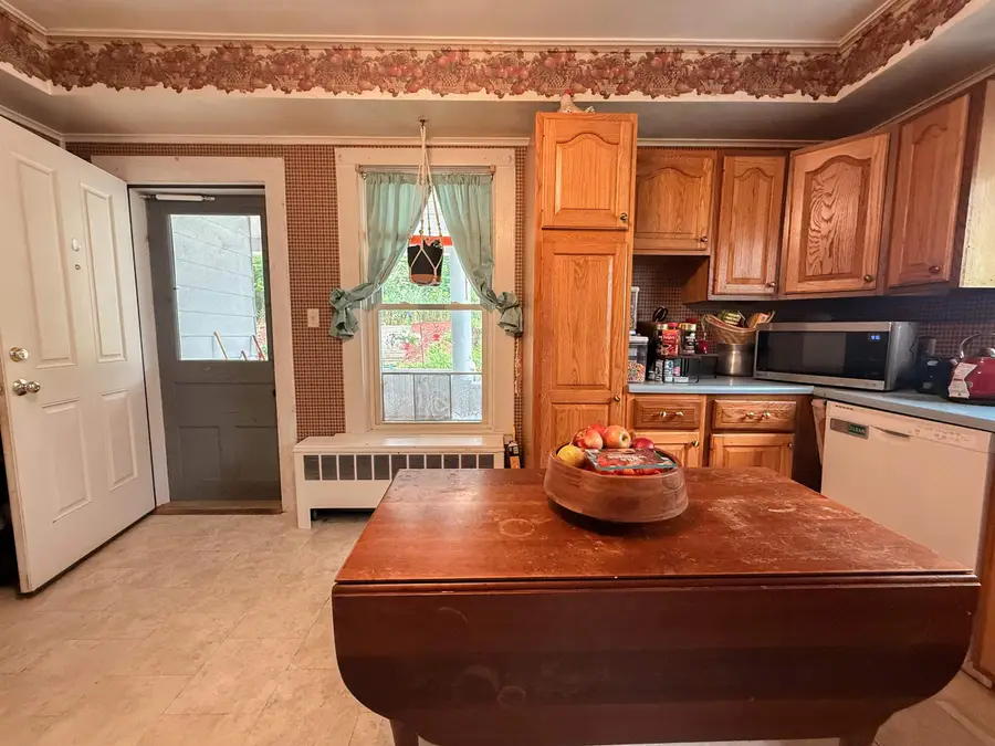 543 Pleasant Street, West Rutland, VT 05777 - #3
