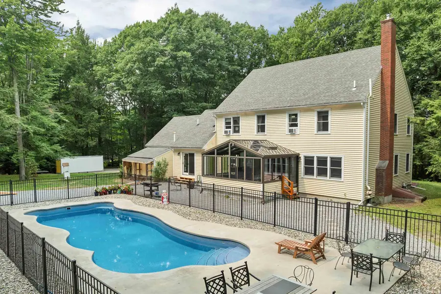11 Longview Drive, Bow, NH 03304 - #3