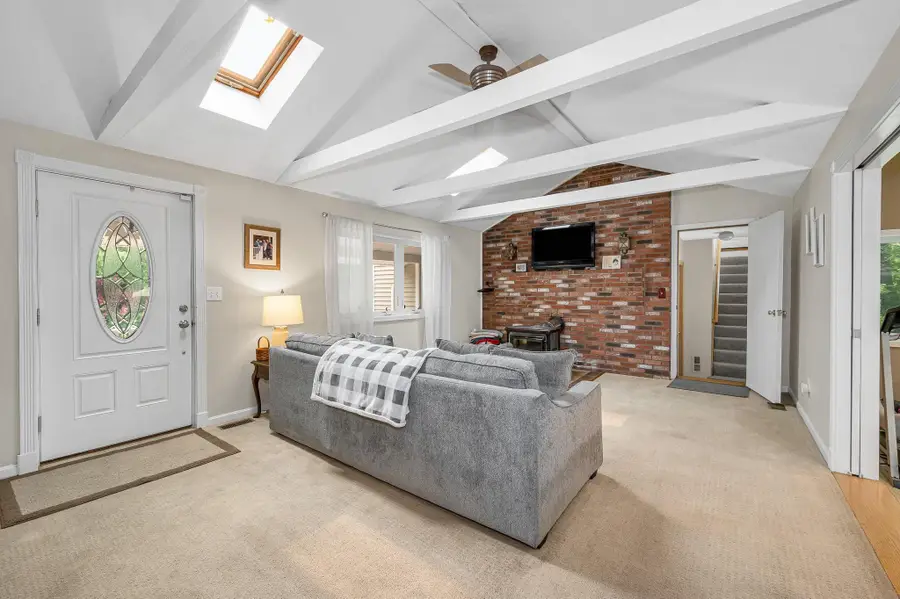 31 Leonard Drive, Pelham, NH 03076 - #2