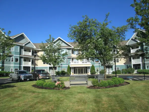 65 Hawthorne Drive #110, Bedford, NH 03110