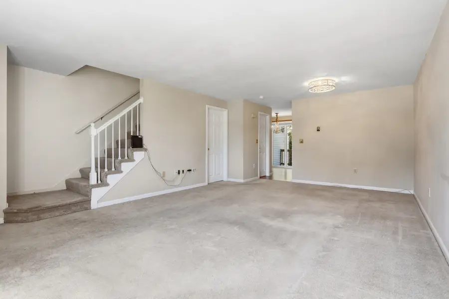17 Oakwood Circle #5, Goffstown, NH 03045 - #2