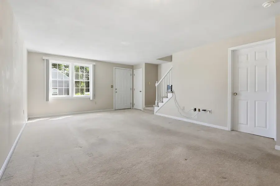 17 Oakwood Circle #5, Goffstown, NH 03045 - #3