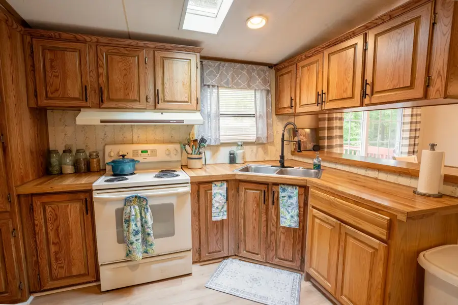 12 York Court, Rochester, NH 03868 - #2