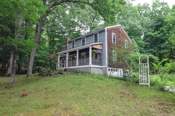 16 Meserve Road, Durham, NH 03824