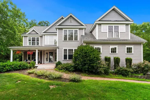23 Chisholm Farm Drive, Stratham, NH 03885
