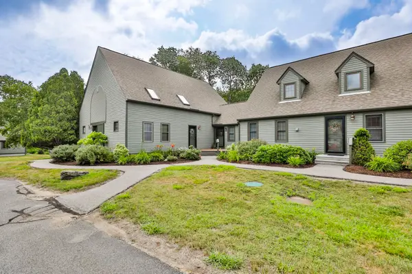 26 Montrose Drive, Stratham, NH 03885