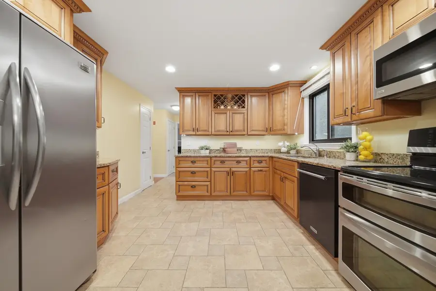 3 Sunshine Court, Nashua, NH 03063 - #3