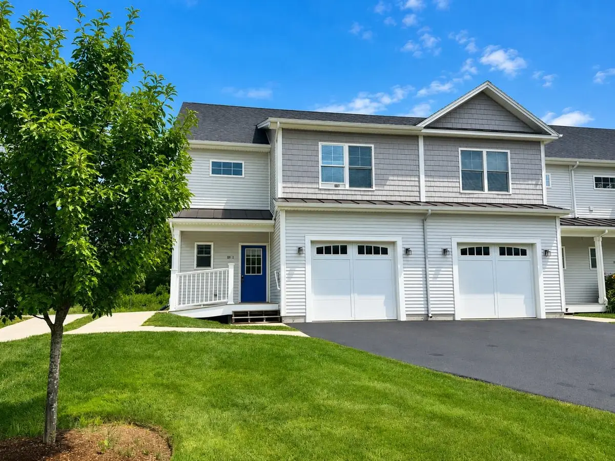 18 Freeman Woods, Essex, VT 05452 - #1