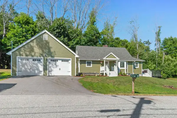 25 Old Lakeview Terrace, Wolfeboro, NH 03894