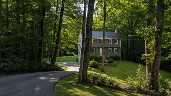 34 Olde Lantern Road, Bedford, NH 03110