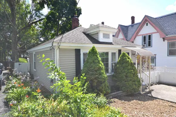 461 Manchester Street, Manchester, NH 03103