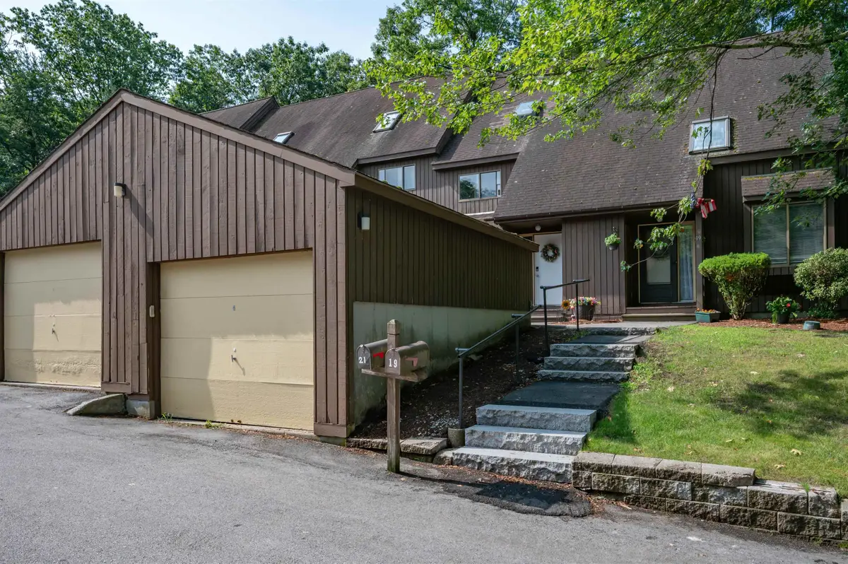21  Silverton Drive, Nashua, NH 03062 - #1