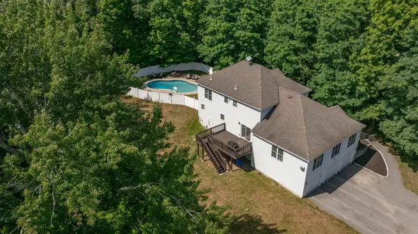 141 Paige Hill Road, Goffstown, NH 03045
