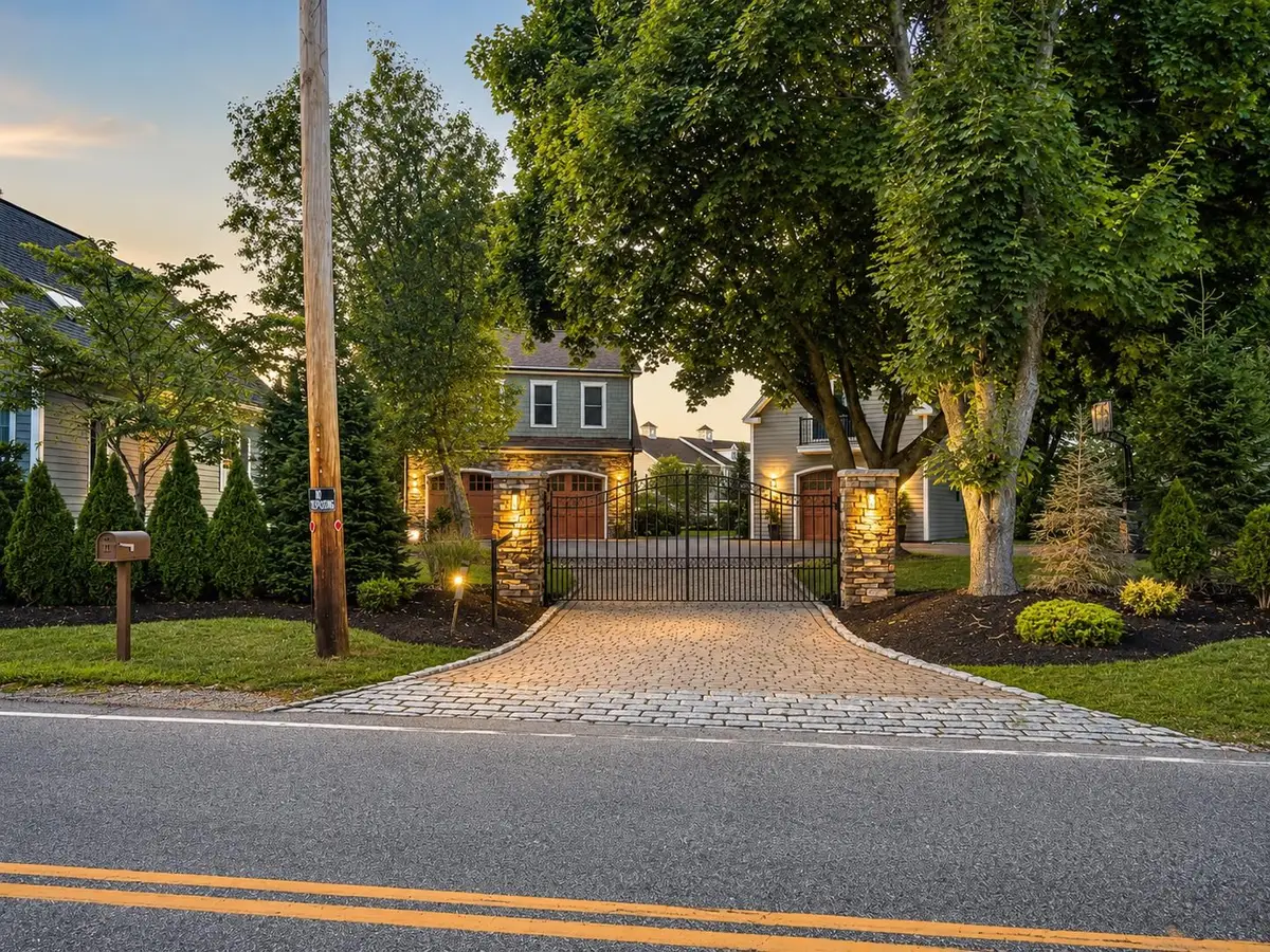 11 Post Road, North Hampton, NH 03862 - #1