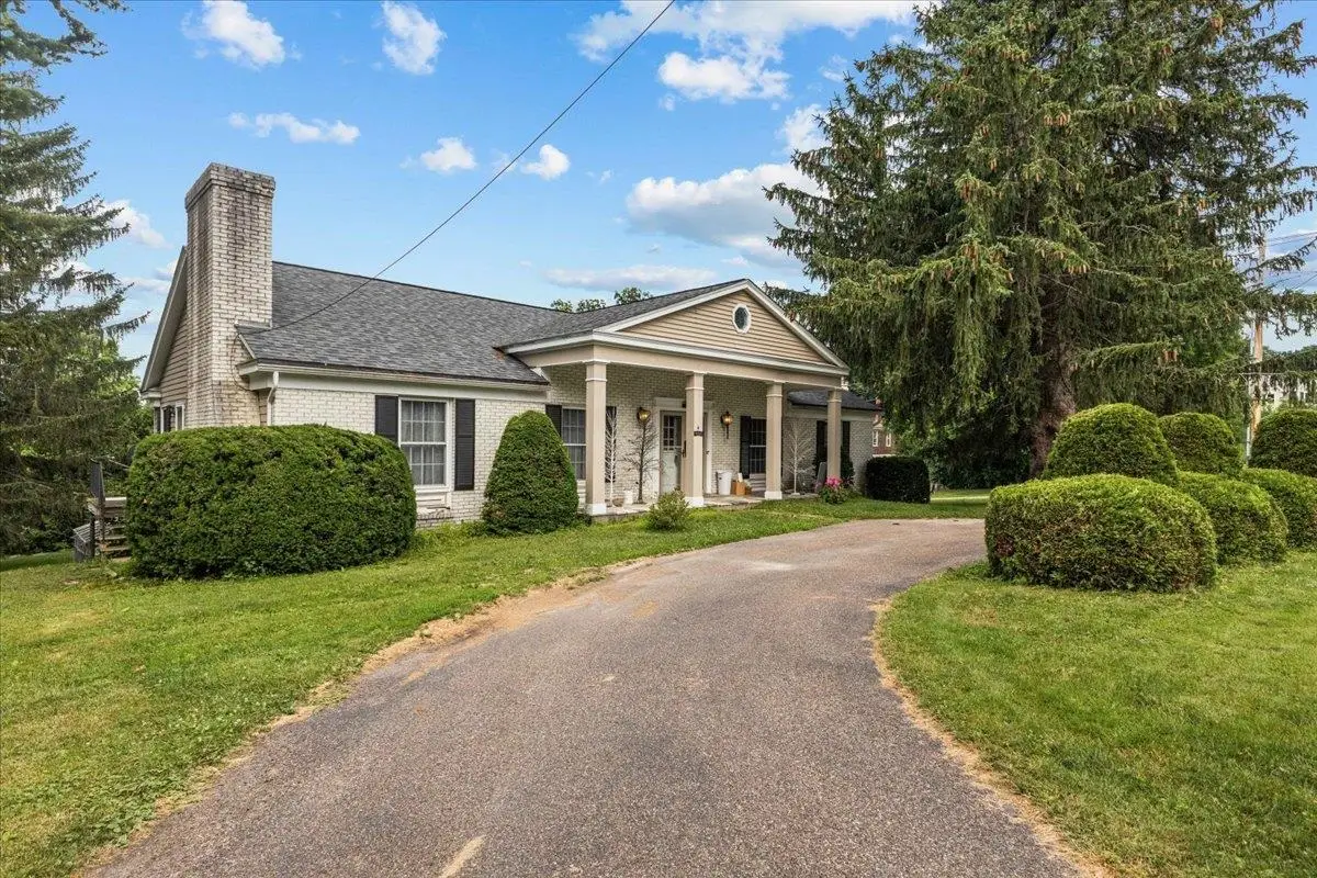 4 Smith Street, Saint Albans, VT 05478 - #1