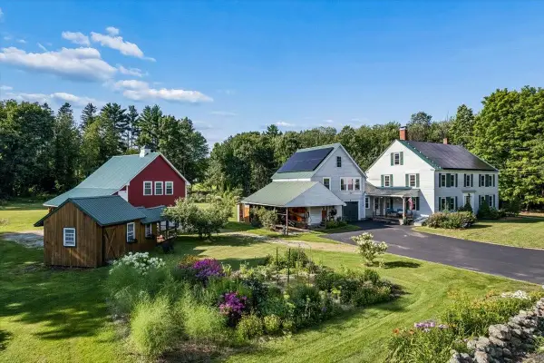 708 Cross Country Road, Pembroke, NH 03275