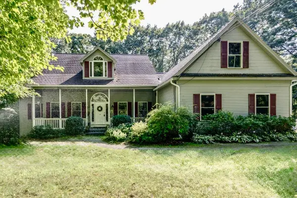 14 Fieldstone Drive, Hooksett, NH 03106